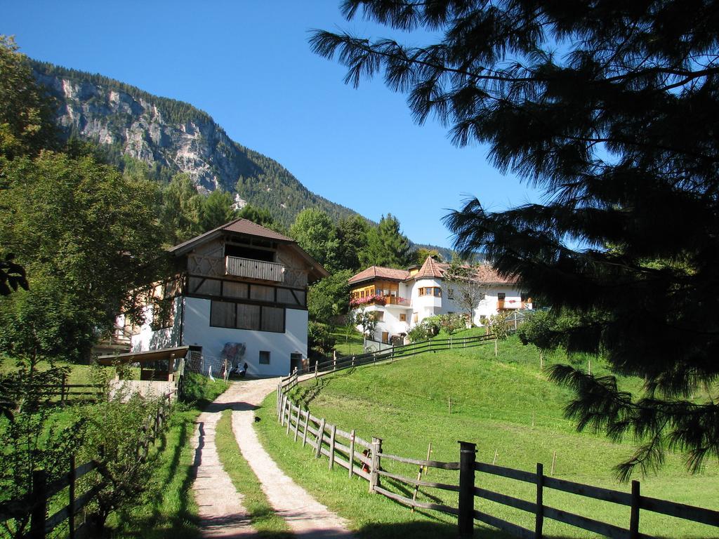 Tinnerhof Appiano Sulla Strada Del Vino Luaran gambar