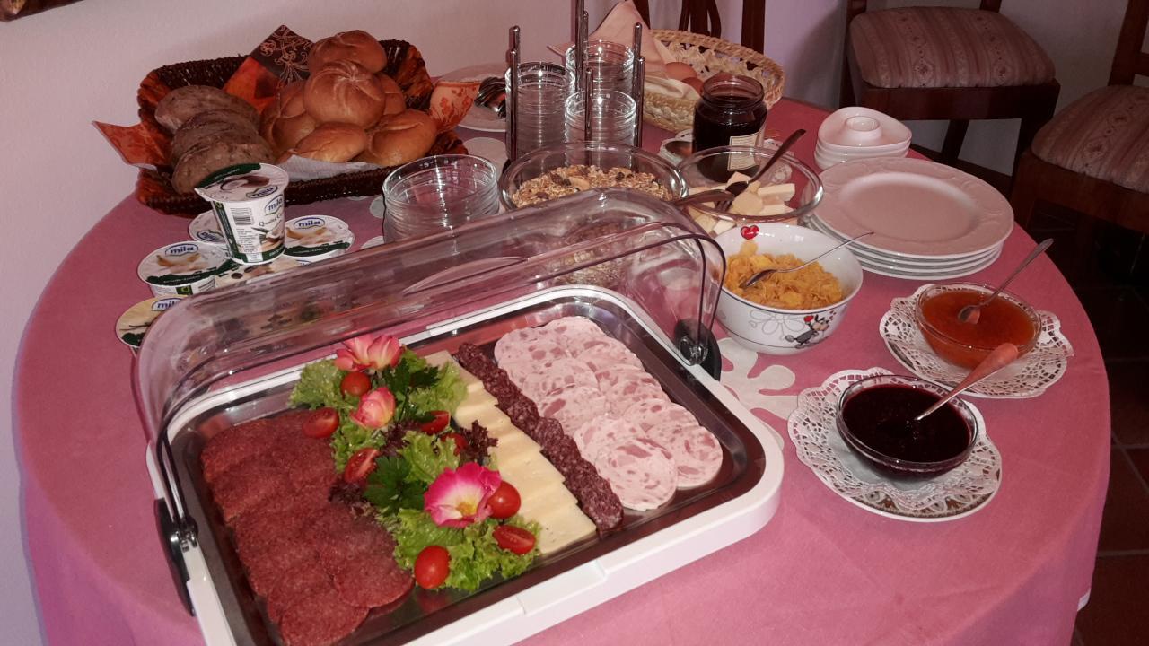 Tinnerhof Appiano Sulla Strada Del Vino Luaran gambar